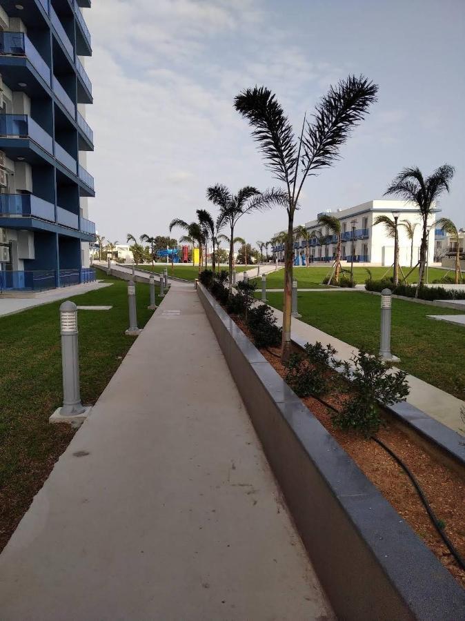 Trikomo Royal Life Residence Poseidon Studio מראה חיצוני תמונה