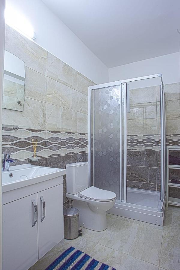 Trikomo Royal Life Residence Poseidon Studio מראה חיצוני תמונה