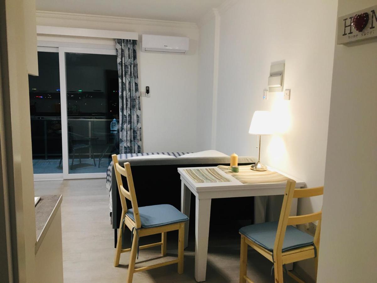 Trikomo Royal Life Residence Poseidon Studio מראה חיצוני תמונה